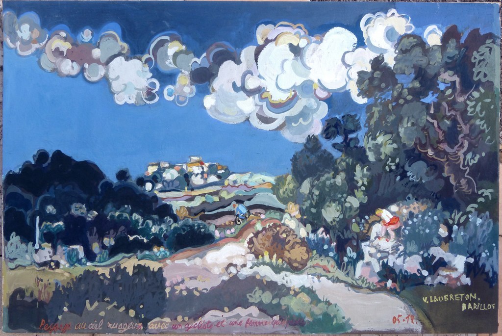 Paysage au ciel nuageux, avec un cycliste et une femme qui pisse